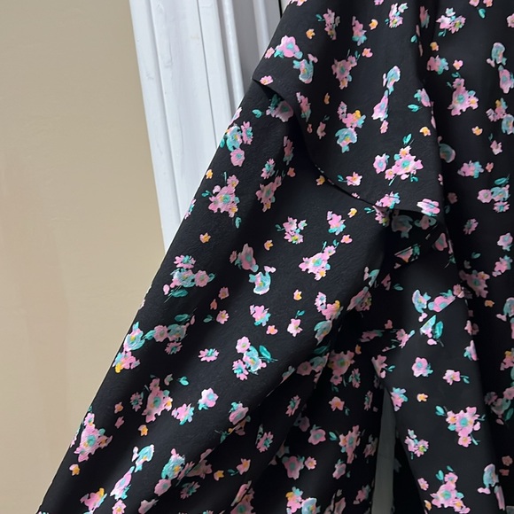 Floral lane Bryant top - Picture 3 of 4